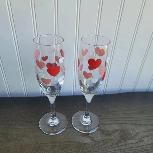 Set of 2, Valentine's Heart Champagne Glasses 8" Tall Red Pink White - Picture 5 of 8